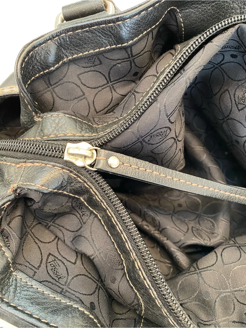 Vintage Fossil Satchel great condition clean interior medium size real leather